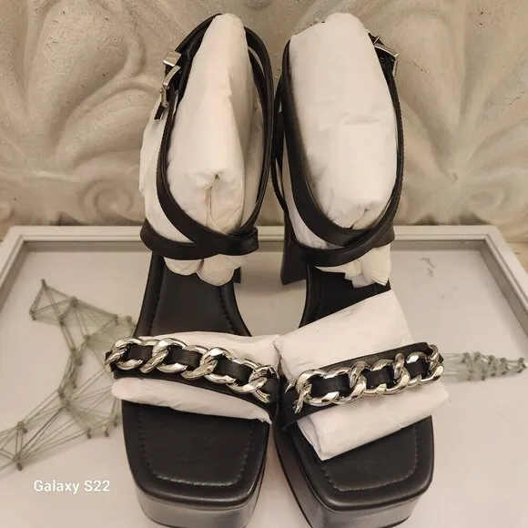 NWT Michael Kors Black Paola Chain Platform Black Leather 9.5. NIB
