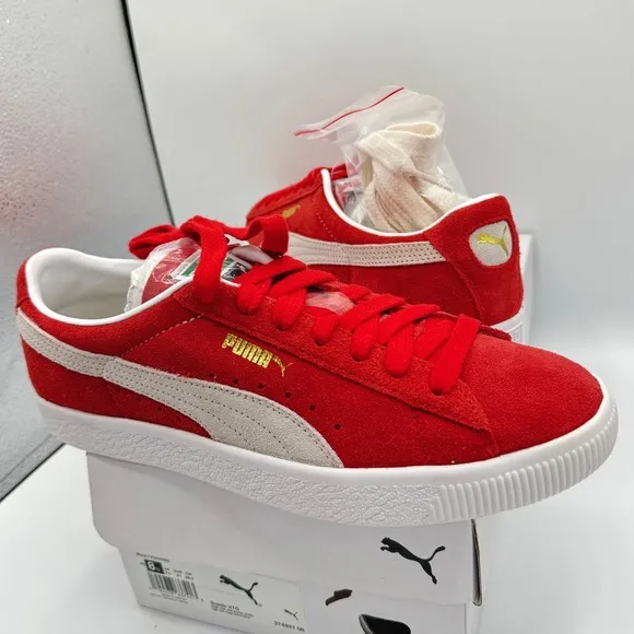 NWT Puma Suede VTG Textured Leather Sneakers , extra laces , high risk red white