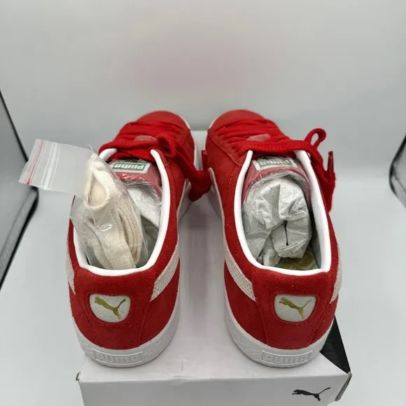 NWT Puma Suede VTG Textured Leather Sneakers , extra laces , high risk red white