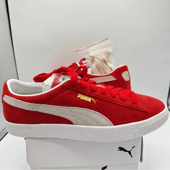 NWT Puma Suede VTG Textured Leather Sneakers , extra laces , high risk red white