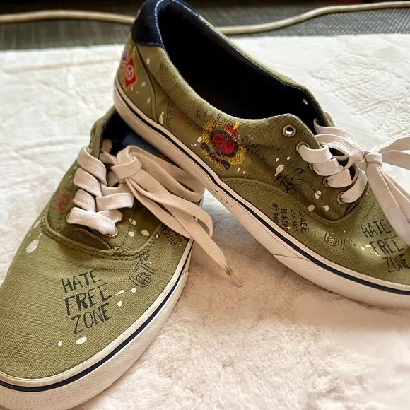 Polo Ralph Lauren Thorton Graffiti  Canvas Sneakers &quot;Equality For All&quot; Mens 9.5D