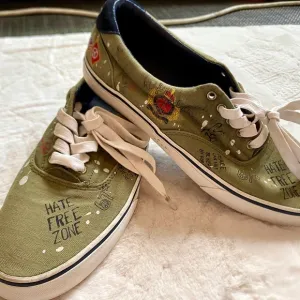 Polo Ralph Lauren Thorton Graffiti  Canvas Sneakers &quot;Equality For All&quot; Mens 9.5D