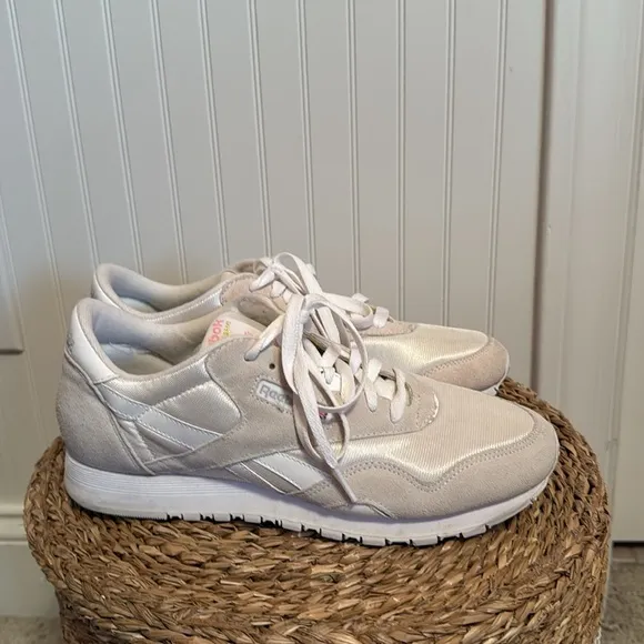 Reebok Classic Beige/White Sneakers - Uppers of Man-Made Materials &amp; Leather
