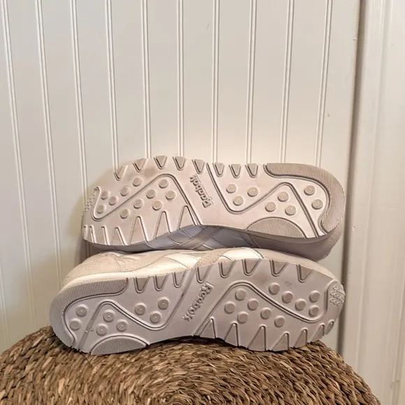 Reebok Classic Beige/White Sneakers - Uppers of Man-Made Materials &amp; Leather