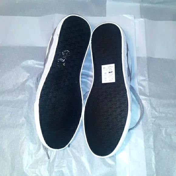 Reebok Sneakers Brand NEW, Men size 10