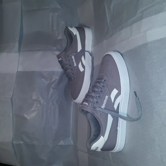 Reebok Sneakers Brand NEW, Men size 10