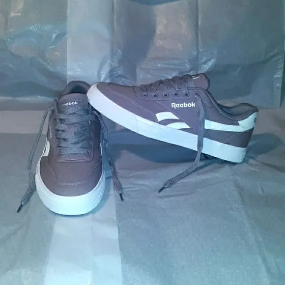 Reebok Sneakers Brand NEW, Men size 10