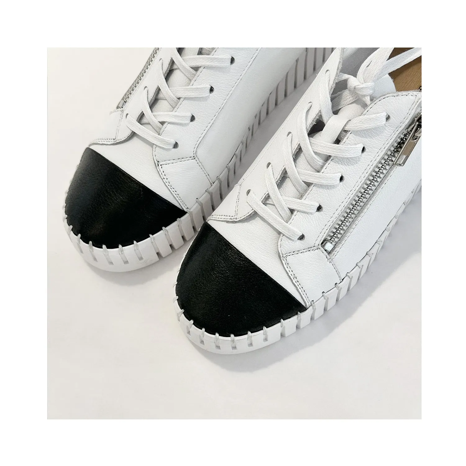 Shoe Buckley - Black & White