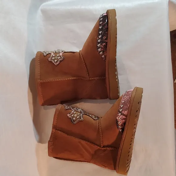 SZ. 1O TODDLER GIRL MONTANA WEST EMBELLISHED CAMO BOOTS