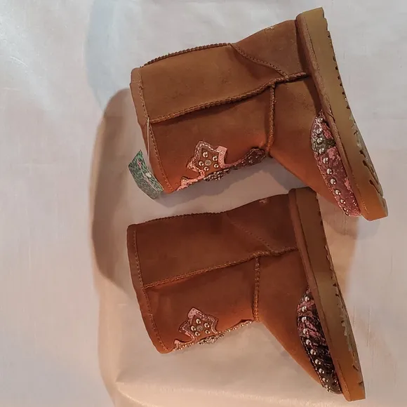 SZ. 1O TODDLER GIRL MONTANA WEST EMBELLISHED CAMO BOOTS