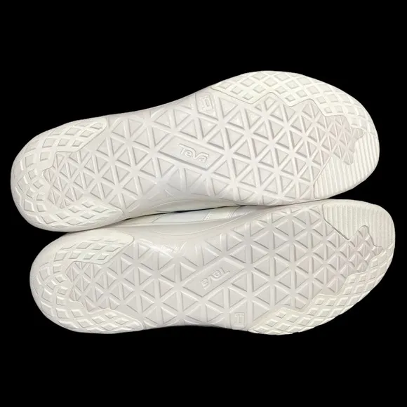 Teva NWOT Men’s Arrowood Swift Lace Sneakers 13