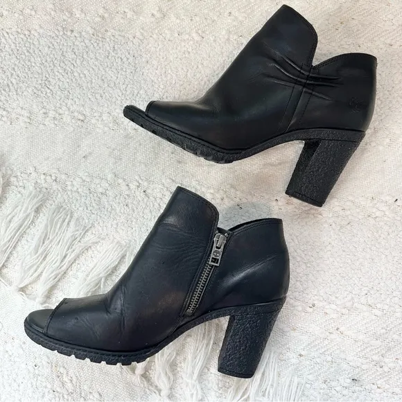 Timberland Boots Black Leather Ruched High Heel Peep Toe Ankle Booties 9