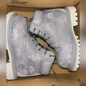 Timberland Gray Floral Boots kids 6