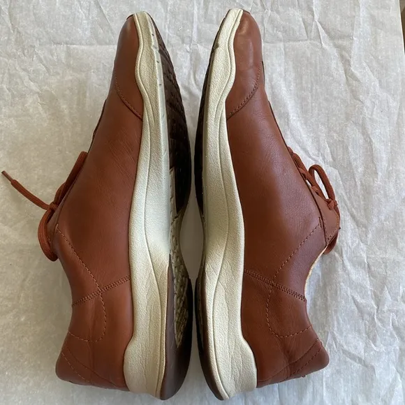Timberland®️Smart Comfort System Leather Sneakers Size 9 NWOT