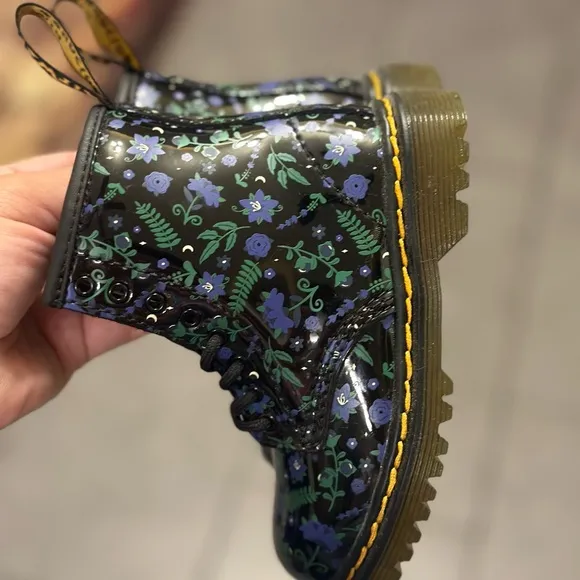 Toddler girl Dr. Martens!! BRAND NEW!