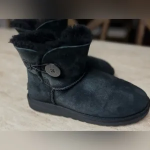Ugg Boots, Womens, Black Suede,size 11