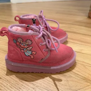 Ugg x Sesame Friends Neumel II boots, Sz 10