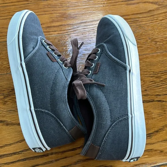 Vans UltraCush gray sneakers with brown leather trim.  Men’s Size 9.5.