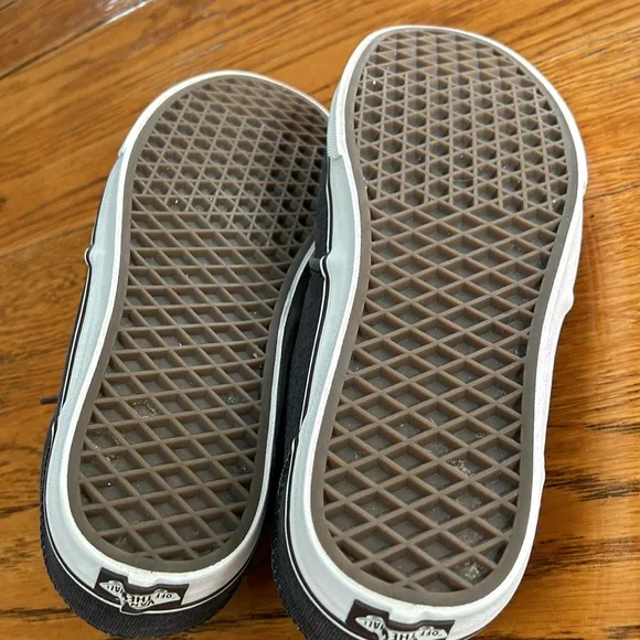 Vans UltraCush gray sneakers with brown leather trim.  Men’s Size 9.5.