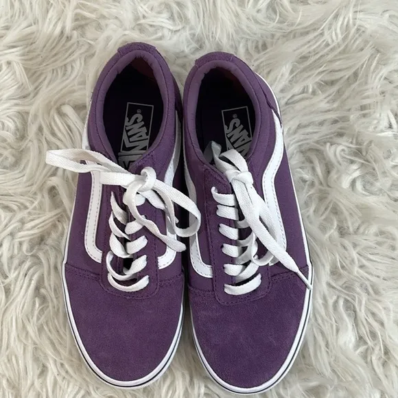 VANS Ward Low Top Sneaker Purple Size 3.5 NEW
