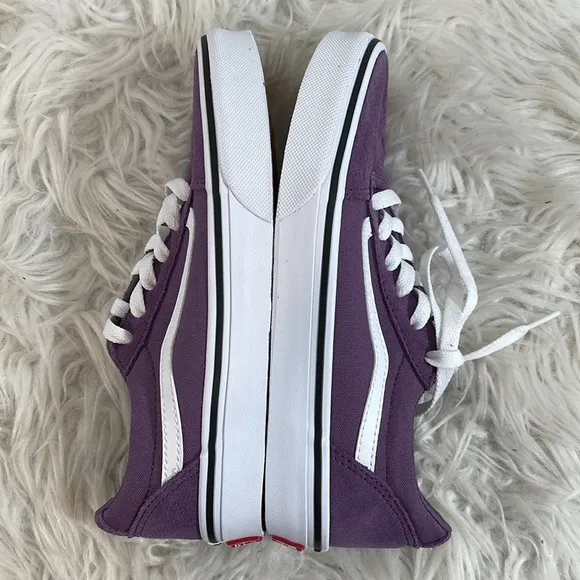 VANS Ward Low Top Sneaker Purple Size 3.5 NEW