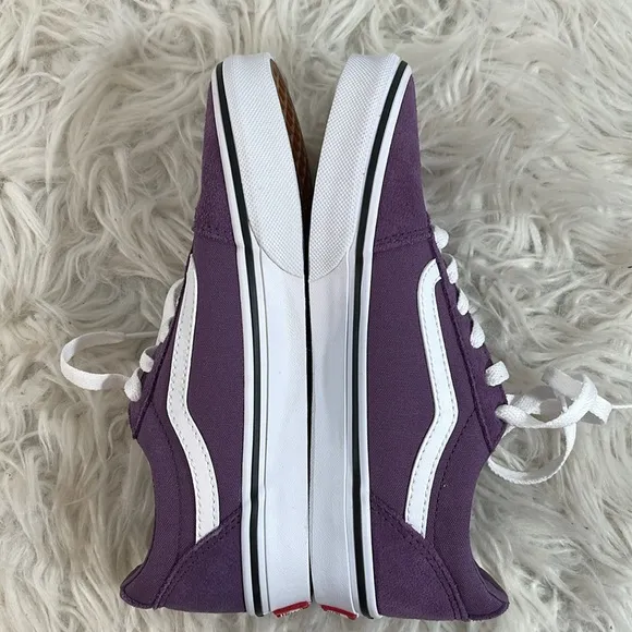 VANS Ward Low Top Sneaker Purple Size 3.5 NEW